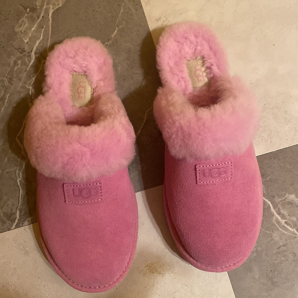 Ugg Shoes Ugg Cozy Slipper shoes echinacea New Without Tags Size 9 Barbiecore - Picture 3 of 10